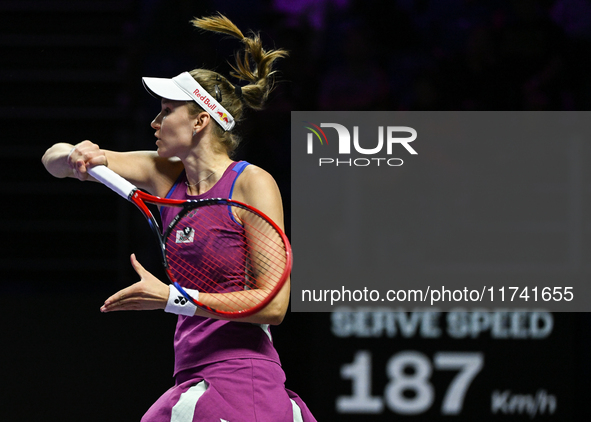 RIYADH, SAUDI ARABIA - NOVEMBER 04: Elena Rybakina of Kazakhstan during her match against Qinwen Zheng of China on day 3 of the 2024 WTA Fin...