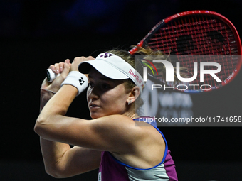 RIYADH, SAUDI ARABIA - NOVEMBER 04: Elena Rybakina of Kazakhstan during her match against Qinwen Zheng of China on day 3 of the 2024 WTA Fin...