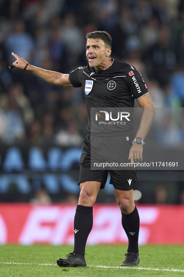 Referee Jesus Gil Manzano reacts during the La Liga EA Sports match between RC Celta de Vigo and Getafe CF at Estadio Abanca Balaidos in Vig...