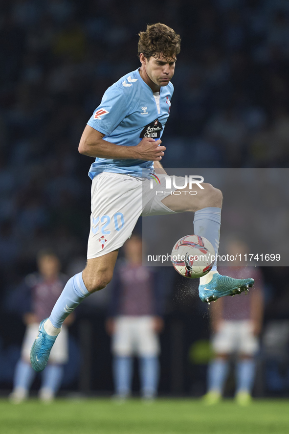 Marcos Alonso of RC Celta de Vigo controls the ball during the La Liga EA Sports match between RC Celta de Vigo and Getafe CF at Estadio Aba...