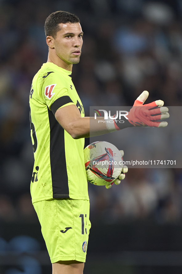 David Soria of Getafe CF reacts during the La Liga EA Sports match between RC Celta de Vigo and Getafe CF at Estadio Abanca Balaidos in Vigo...