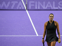 RIYADH, SAUDI ARABIA - NOVEMBER 04: Aryna Sabalenka of Belarus during her match against Jasmine Paolini of Italy on day 3 of the 2024 WTA Fi...