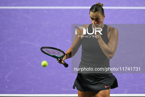 RIYADH, SAUDI ARABIA - NOVEMBER 04: Aryna Sabalenka of Belarus during her match against Jasmine Paolini of Italy on day 3 of the 2024 WTA Fi...