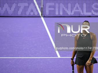 RIYADH, SAUDI ARABIA - NOVEMBER 04: Aryna Sabalenka of Belarus during her match against Jasmine Paolini of Italy on day 3 of the 2024 WTA Fi...