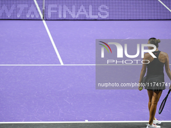 RIYADH, SAUDI ARABIA - NOVEMBER 04: Aryna Sabalenka of Belarus during her match against Jasmine Paolini of Italy on day 3 of the 2024 WTA Fi...