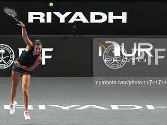 RIYADH, SAUDI ARABIA - NOVEMBER 04: Aryna Sabalenka of Belarus during her match against Jasmine Paolini of Italy on day 3 of the 2024 WTA Fi...