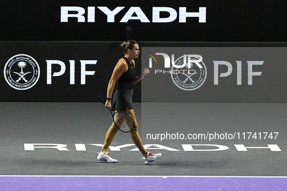 RIYADH, SAUDI ARABIA - NOVEMBER 04: Aryna Sabalenka of Belarus during her match against Jasmine Paolini of Italy on day 3 of the 2024 WTA Fi...