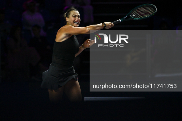 RIYADH, SAUDI ARABIA - NOVEMBER 04: Aryna Sabalenka of Belarus during her match against Jasmine Paolini of Italy on day 3 of the 2024 WTA Fi...