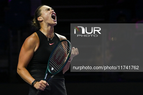 RIYADH, SAUDI ARABIA - NOVEMBER 04: Aryna Sabalenka of Belarus during her match against Jasmine Paolini of Italy on day 3 of the 2024 WTA Fi...