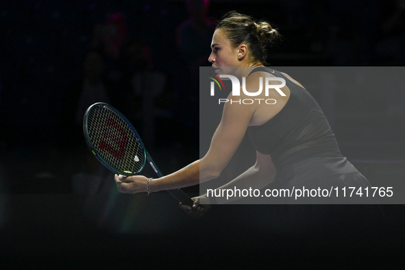 RIYADH, SAUDI ARABIA - NOVEMBER 04: Aryna Sabalenka of Belarus during her match against Jasmine Paolini of Italy on day 3 of the 2024 WTA Fi...