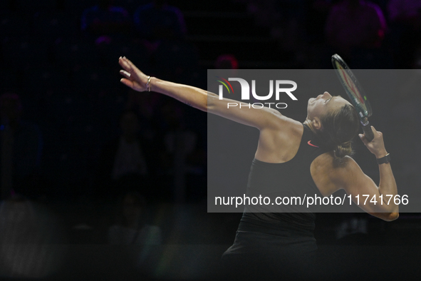 RIYADH, SAUDI ARABIA - NOVEMBER 04: Aryna Sabalenka of Belarus during her match against Jasmine Paolini of Italy on day 3 of the 2024 WTA Fi...