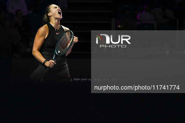 RIYADH, SAUDI ARABIA - NOVEMBER 04: Aryna Sabalenka of Belarus during her match against Jasmine Paolini of Italy on day 3 of the 2024 WTA Fi...