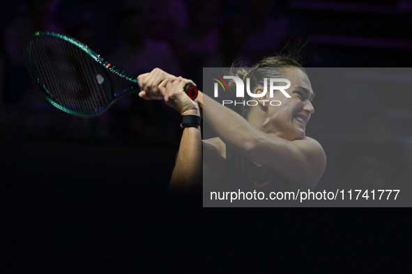 RIYADH, SAUDI ARABIA - NOVEMBER 04: Aryna Sabalenka of Belarus during her match against Jasmine Paolini of Italy on day 3 of the 2024 WTA Fi...