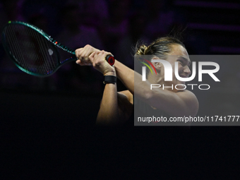 RIYADH, SAUDI ARABIA - NOVEMBER 04: Aryna Sabalenka of Belarus during her match against Jasmine Paolini of Italy on day 3 of the 2024 WTA Fi...