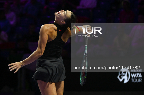 RIYADH, SAUDI ARABIA - NOVEMBER 04: Aryna Sabalenka of Belarus during her match against Jasmine Paolini of Italy on day 3 of the 2024 WTA Fi...