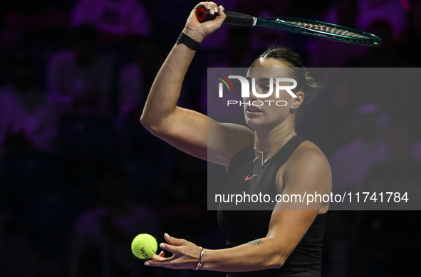 RIYADH, SAUDI ARABIA - NOVEMBER 04: Aryna Sabalenka of Belarus during her match against Jasmine Paolini of Italy on day 3 of the 2024 WTA Fi...