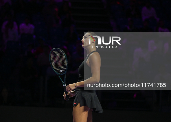 RIYADH, SAUDI ARABIA - NOVEMBER 04: Aryna Sabalenka of Belarus during her match against Jasmine Paolini of Italy on day 3 of the 2024 WTA Fi...