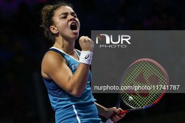 RIYADH, SAUDI ARABIA - NOVEMBER 04: Jasmine Paolini of Italy during her match against Aryna Sabalenka of Belarus  on day 3 of the 2024 WTA F...