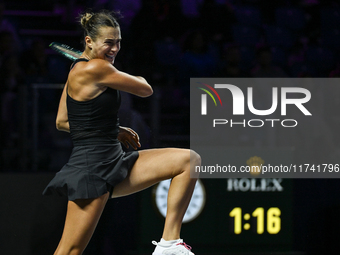 RIYADH, SAUDI ARABIA - NOVEMBER 04: Aryna Sabalenka of Belarus during her match against Jasmine Paolini of Italy on day 3 of the 2024 WTA Fi...