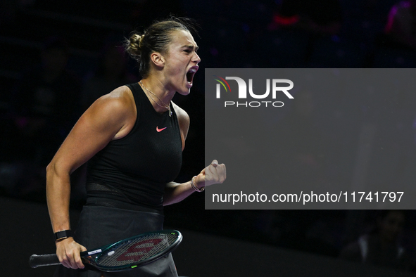 RIYADH, SAUDI ARABIA - NOVEMBER 04: Aryna Sabalenka of Belarus during her match against Jasmine Paolini of Italy on day 3 of the 2024 WTA Fi...