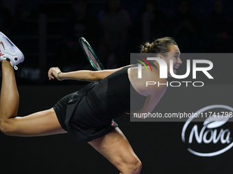 RIYADH, SAUDI ARABIA - NOVEMBER 04: Aryna Sabalenka of Belarus during her match against Jasmine Paolini of Italy on day 3 of the 2024 WTA Fi...