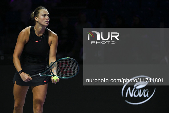 RIYADH, SAUDI ARABIA - NOVEMBER 04: Aryna Sabalenka of Belarus during her match against Jasmine Paolini of Italy on day 3 of the 2024 WTA Fi...