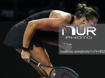 RIYADH, SAUDI ARABIA - NOVEMBER 04: Aryna Sabalenka of Belarus during her match against Jasmine Paolini of Italy on day 3 of the 2024 WTA Fi...