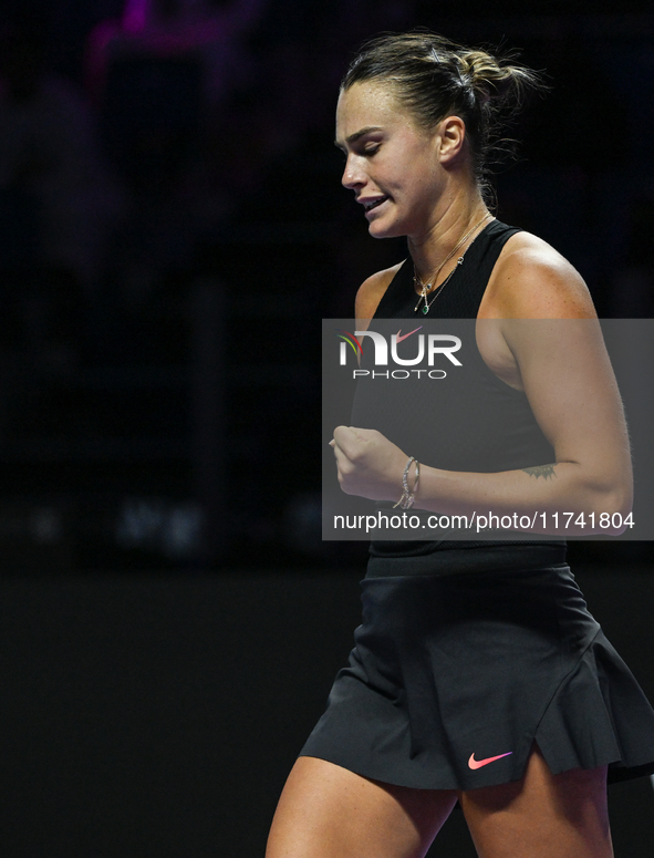 RIYADH, SAUDI ARABIA - NOVEMBER 04: Aryna Sabalenka of Belarus during her match against Jasmine Paolini of Italy on day 3 of the 2024 WTA Fi...