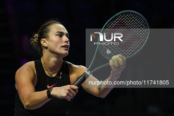 RIYADH, SAUDI ARABIA - NOVEMBER 04: Aryna Sabalenka of Belarus during her match against Jasmine Paolini of Italy on day 3 of the 2024 WTA Fi...