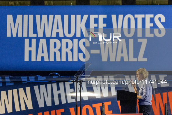 Wisconsin Senator Tammy Baldwin speaks at a campaign event for Minnesota Governor Tim Walz in Milwaukee, Wisconsin, on november 04, 2024. 