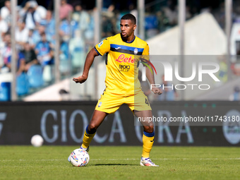 Isak Hien of Atalanta BC during the serie Serie A Enilive match between SSC Napoli and Atalanta BC at Stadio Diego Armando Maradona on Novem...