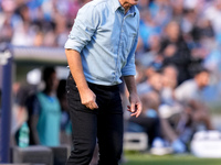 Gian Piero Gasperini Head Coach of Atalanta BC yells during the serie Serie A Enilive match between SSC Napoli and Atalanta BC at Stadio Die...