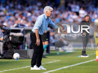 Gian Piero Gasperini Head Coach of Atalanta BC gestures during the serie Serie A Enilive match between SSC Napoli and Atalanta BC at Stadio...