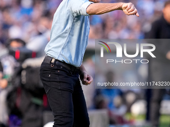 Gian Piero Gasperini Head Coach of Atalanta BC yells during the serie Serie A Enilive match between SSC Napoli and Atalanta BC at Stadio Die...