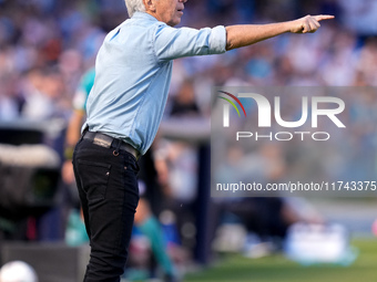 Gian Piero Gasperini Head Coach of Atalanta BC gestures during the serie Serie A Enilive match between SSC Napoli and Atalanta BC at Stadio...