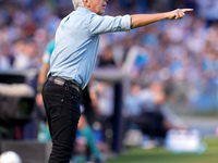 Gian Piero Gasperini Head Coach of Atalanta BC gestures during the serie Serie A Enilive match between SSC Napoli and Atalanta BC at Stadio...