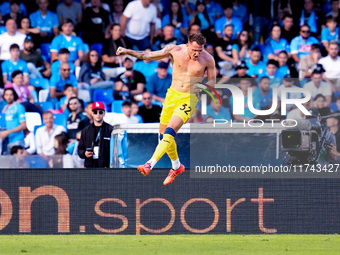 Mateo Retegui of Atalanta BC celebrates after scoring third goal during the serie Serie A Enilive match between SSC Napoli and Atalanta BC a...