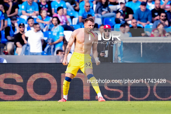 Mateo Retegui of Atalanta BC celebrates after scoring third goal during the serie Serie A Enilive match between SSC Napoli and Atalanta BC a...