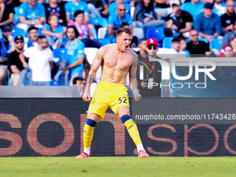 Mateo Retegui of Atalanta BC celebrates after scoring third goal during the serie Serie A Enilive match between SSC Napoli and Atalanta BC a...