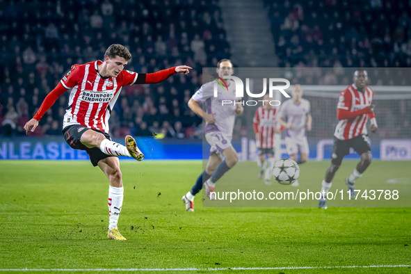 PSV Eindhoven midfielder Guus Til plays during the match between PSV and Girona at the Philips Stadium for the UEFA Champions League - Leagu...