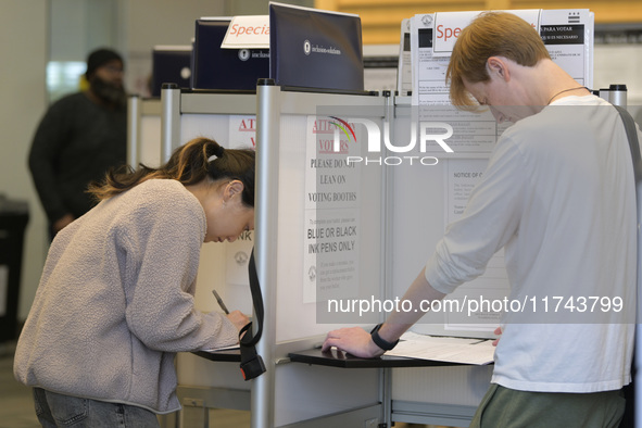 American citizens go to polling centers to elect the new US President during the Presidential Election 2024 in Washington DC, USA, on Novemb...