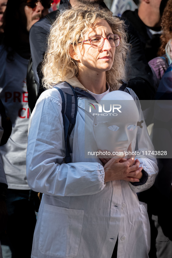 Hundreds of researchers and research sector employees protest against their precarious job conditions due to poor management of job contract...