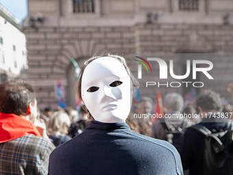 Hundreds of researchers and research sector employees protest against their precarious job conditions due to poor management of job contract...