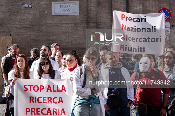 Hundreds of researchers and research sector employees protest against their precarious job conditions due to poor management of job contract...