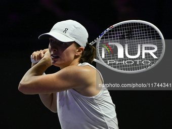 RIYADH, SAUDI ARABIA - NOVEMBER 05: Iga Swiatek of Poland during her match against Coco Gauff of USA, on day 4 of the 2024 WTA Finals, part...