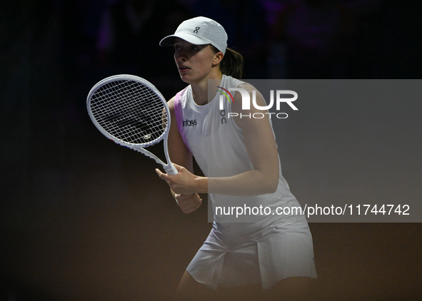 RIYADH, SAUDI ARABIA - NOVEMBER 05: Iga Swiatek of Poland during her match against Coco Gauff of USA, on day 4 of the 2024 WTA Finals, part...