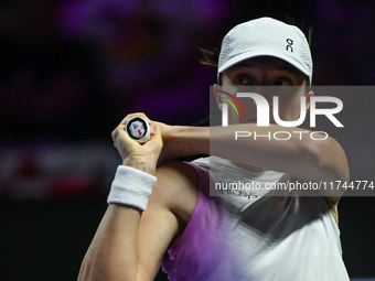 RIYADH, SAUDI ARABIA - NOVEMBER 05: Iga Swiatek of Poland during her match against Coco Gauff of USA, on day 4 of the 2024 WTA Finals, part...