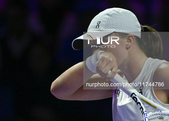 RIYADH, SAUDI ARABIA - NOVEMBER 05: Iga Swiatek of Poland during her match against Coco Gauff of USA, on day 4 of the 2024 WTA Finals, part...