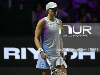 RIYADH, SAUDI ARABIA - NOVEMBER 05: Iga Swiatek of Poland during her match against Coco Gauff of USA, on day 4 of the 2024 WTA Finals, part...