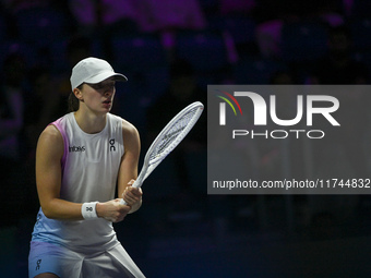 RIYADH, SAUDI ARABIA - NOVEMBER 05: Iga Swiatek of Poland during her match against Coco Gauff of USA, on day 4 of the 2024 WTA Finals, part...